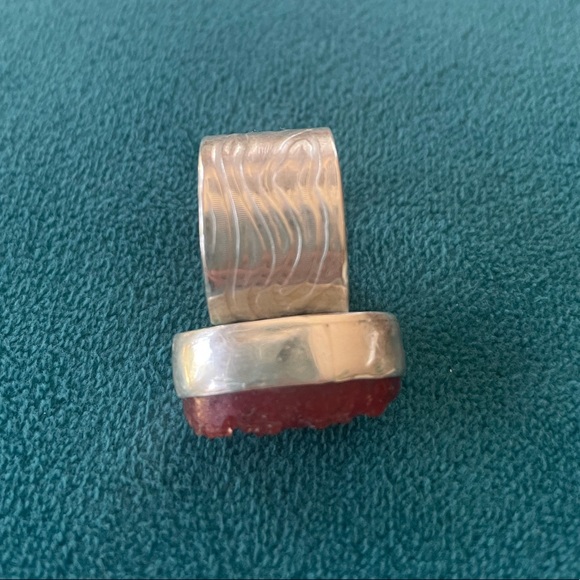 Sparkling Gemstone Ring Size 6 (Druzy?) - Picture 3 of 4